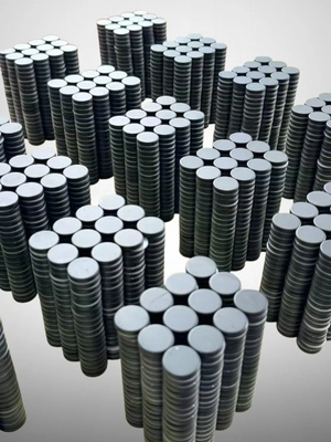 Últimos blogs de la empresa sobre Experimenta imanes potentes: Imanes de neodimio industriales largos N42 de 75 x 10 x 3 mm