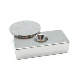 comprar imanes avellanados bloque del neodimio N35 de 20*10*3m m con el agujero del tornillo online manufacture
