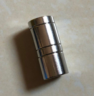 comprar Grado fuerte 18m m x 15m m del disco N35 del brillo del color de los imanes de plata del neodimio online manufacture